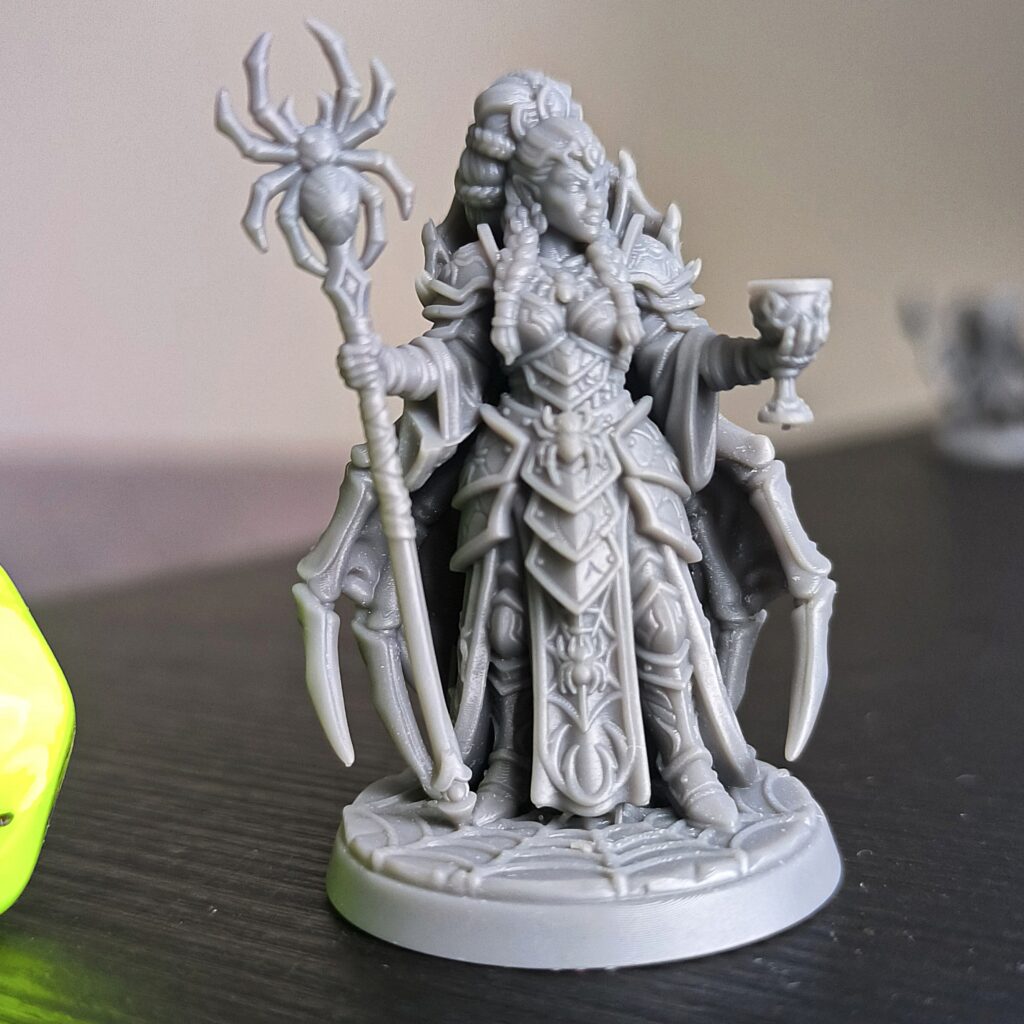 Drow sacerdotessa