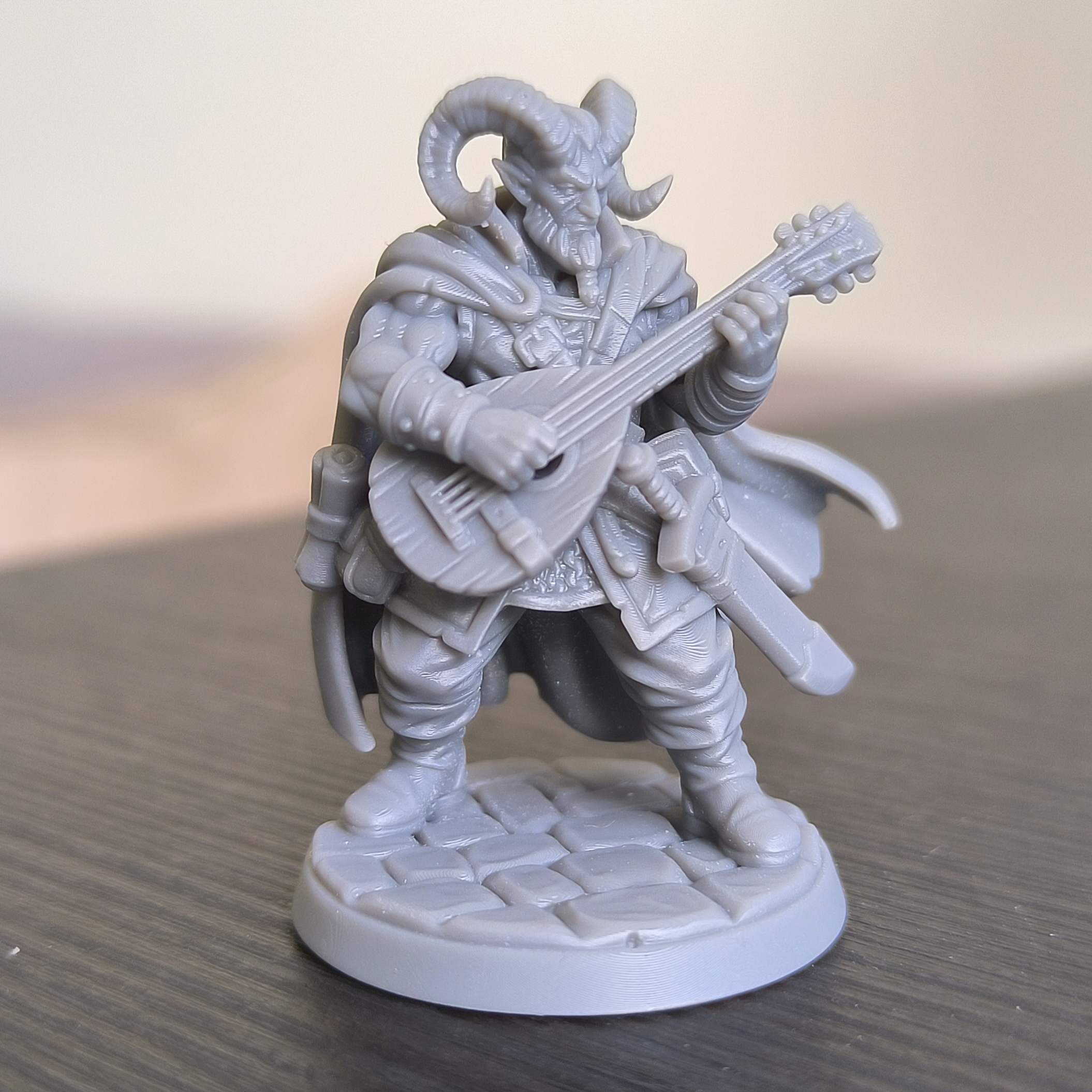 Tiefling bardo eroe - immagine 2