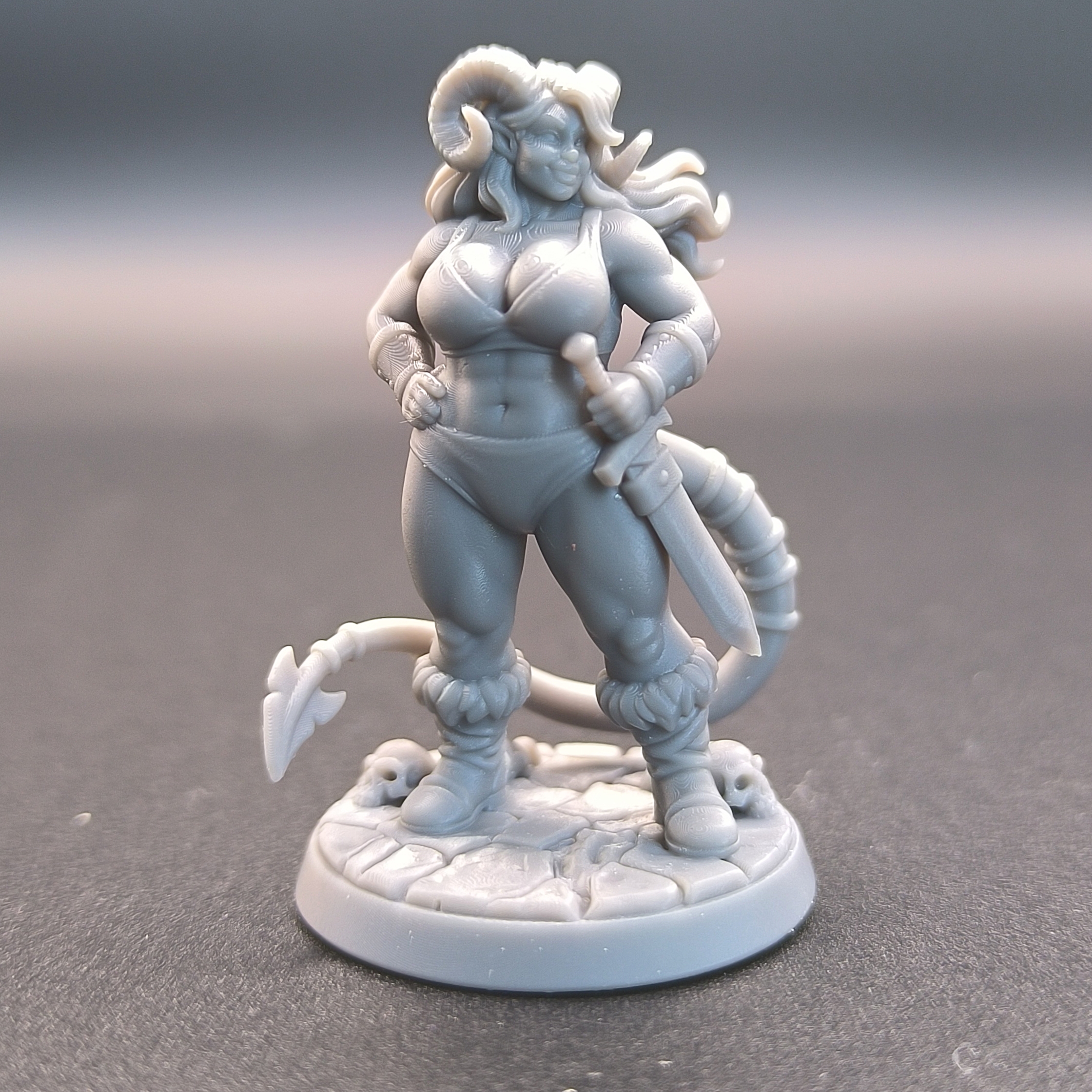Tiefling barbara pin up - immagine 3